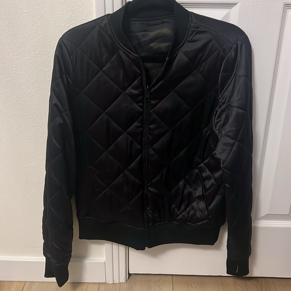 Blanc Noir brand quilted army print and black reversible bomber jacket Size S - Picture 5 of 10